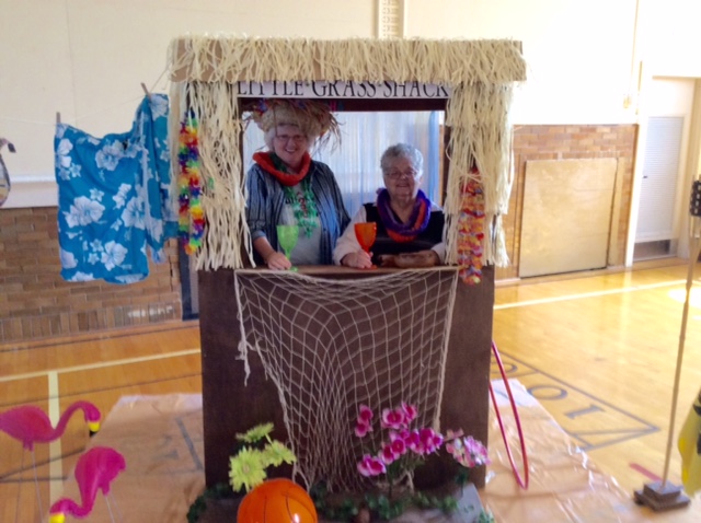 2015 photo luau  Kay Paxson n Sissie Haack